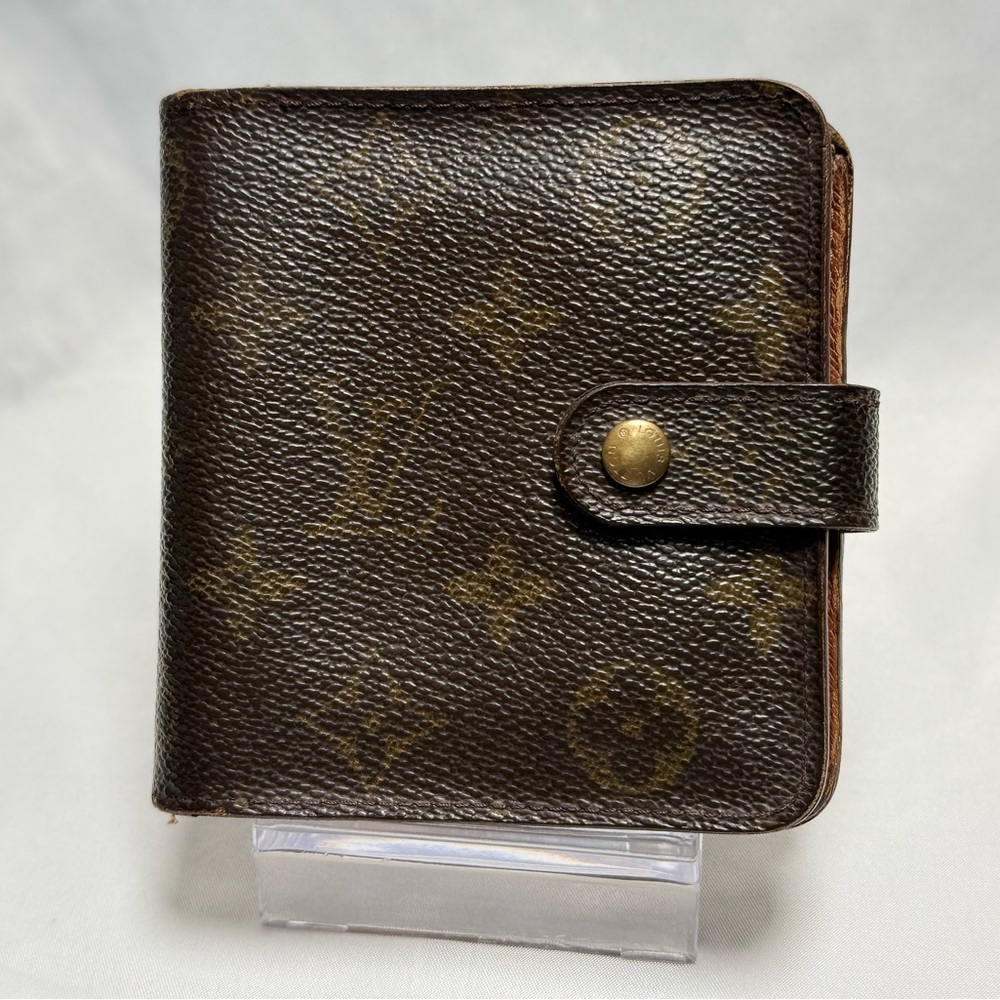 Louis Vuitton Monogram Compact Wallet – Preloved Condition (CA1928)